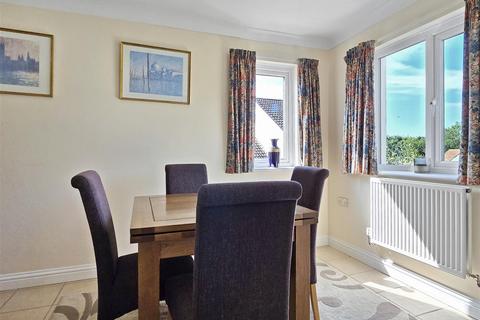 12 Brynsworthy Park, Roundswell, Barnstaple, EX31 3RB