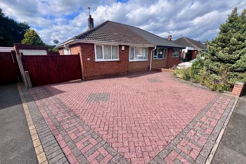 2 bedroom semi-detached bungalow to rent, Eaton Crescent, Dudley