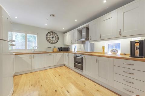 4 bedroom detached house for sale, Windmill Close, Meopham