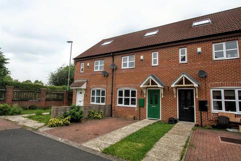 3 bedroom townhouse to rent, Church Grove, Darlington