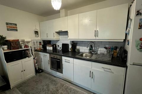 3 bedroom apartment to rent, 5 Boulevard Drive, London