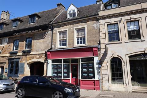 2 bedroom apartment to rent, High Street East, Uppingham LE15