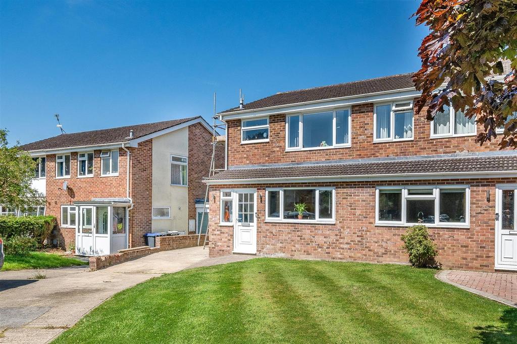 Broadleas Park, Devizes 3 bed semidetached house for sale £315,000