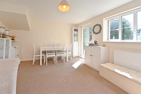 3 bedroom house to rent, Birdham Road, Donnington