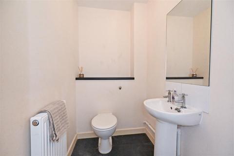 3 bedroom house to rent, Birdham Road, Donnington