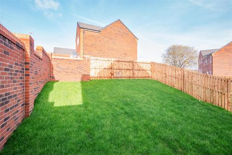 3 bedroom detached house to rent, St Andrews Heights, Sutton-In-Ashfield, NG17