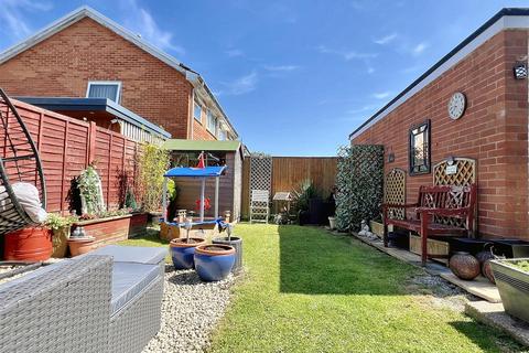 3 bedroom semi-detached house for sale, Magnolia Drive, Eastbourne