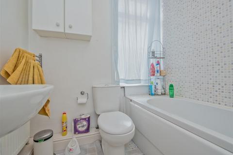 19 Aberdeen Walk, Leeds, LS12 3SB