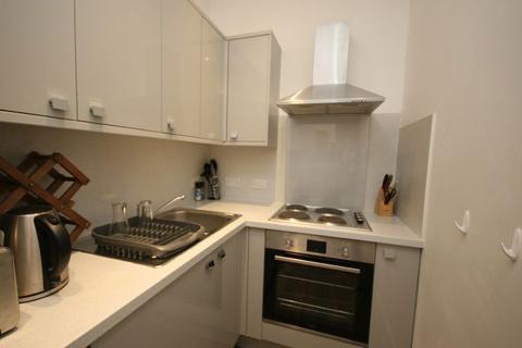 2 bedroom flat to rent, Orwell Place, Edinburgh