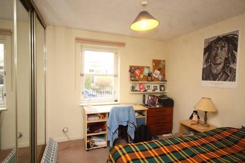 2 bedroom flat to rent, Rankeillor Street