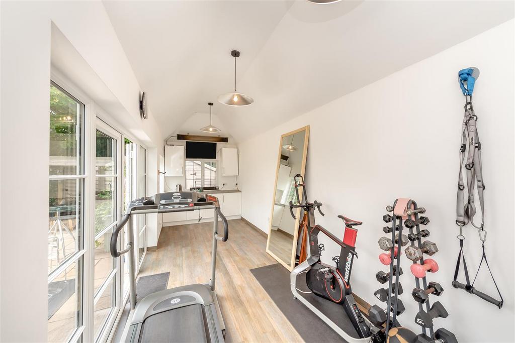 8612229-interior02.jpg