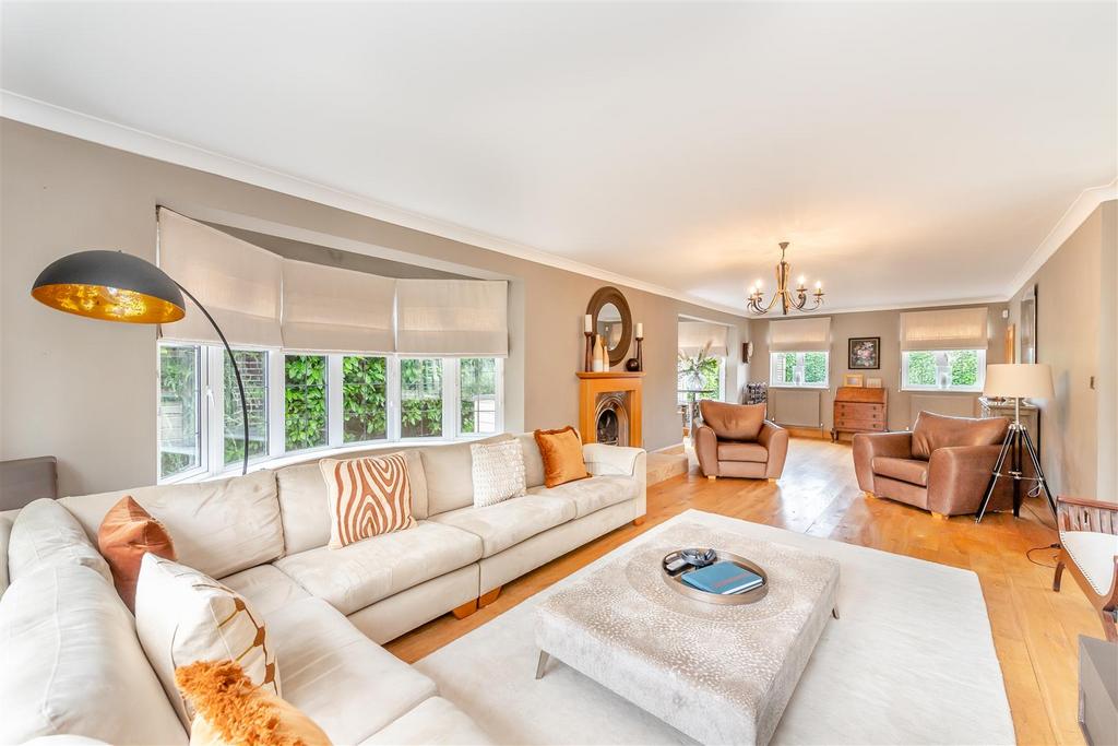 8612229-interior24.jpg