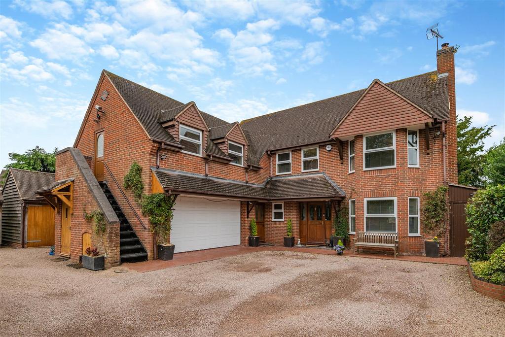 Hucclecote Road, Gloucester 6 bed detached house for sale £895,000