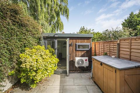 15a Greyhound Road, Sutton, SM1 4BY