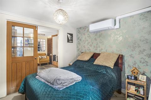 15a Greyhound Road, Sutton, SM1 4BY