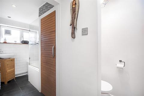15a Greyhound Road, Sutton, SM1 4BY