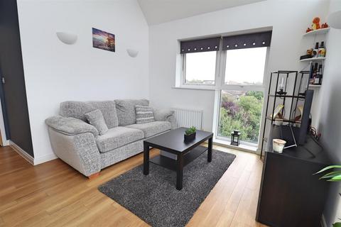 2 bedroom flat for sale, Montfort Drive, Chelmsford