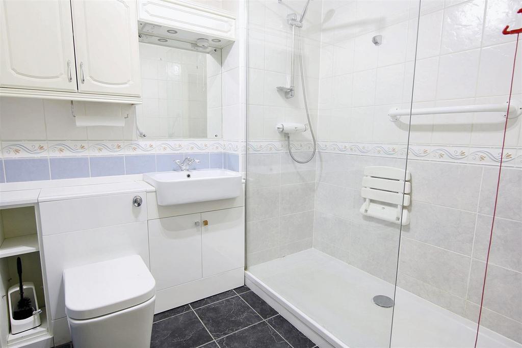 Bathroom.JPG