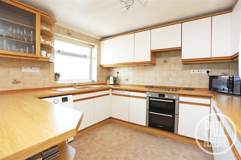 3 bedroom terraced house for sale, Church Road, Kessingland, NR33