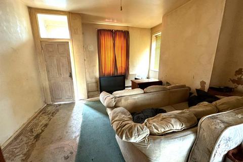 2 bedroom end of terrace house for sale, Kingsbridge Road, Oldham