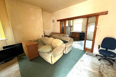 2 bedroom end of terrace house for sale, Kingsbridge Road, Oldham