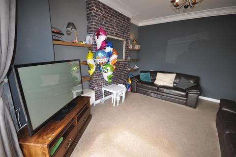 5 bedroom townhouse to rent, Fieldside, Thorne, Doncaster