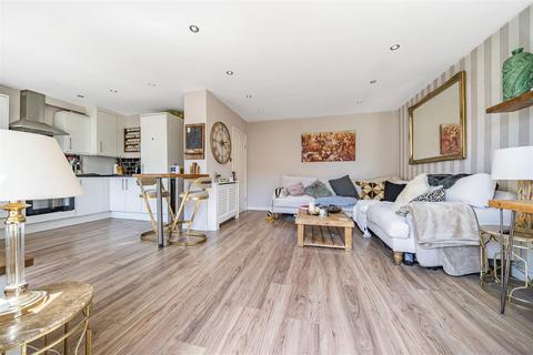 67 Devonshire Road, Colliers Wood, London, SW19 2EJ