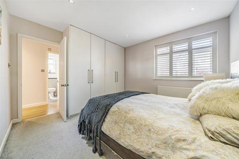67 Devonshire Road, Colliers Wood, London, SW19 2EJ
