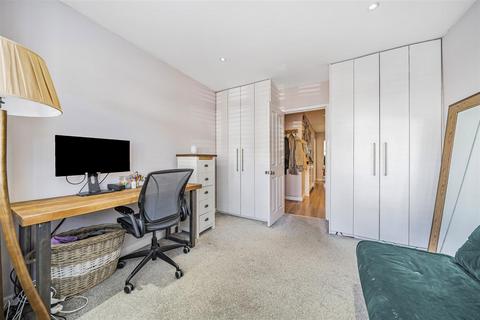 67 Devonshire Road, Colliers Wood, London, SW19 2EJ