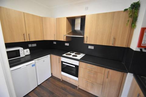 3 bedroom flat to rent, Harrison House - DH1