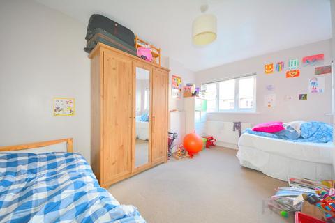 2 bedroom flat to rent, Leslie Road, East Finchley, N2