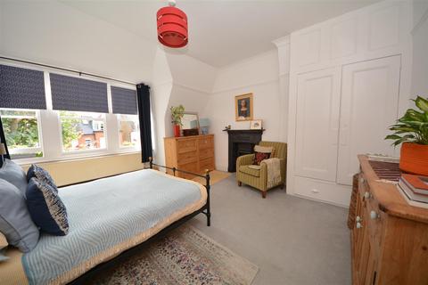 3 bedroom flat to rent, Kings Avenue, Muswell Hill, N10