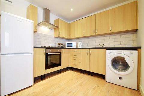 2 bedroom flat to rent, Flat 4, Howardsgate, Welwyn Garden City, AL8