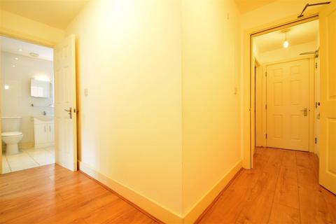2 bedroom flat to rent, Flat 4, Howardsgate, Welwyn Garden City, AL8