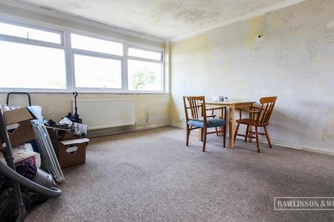 2 bedroom maisonette for sale, Old Orchard, West Byfleet KT14