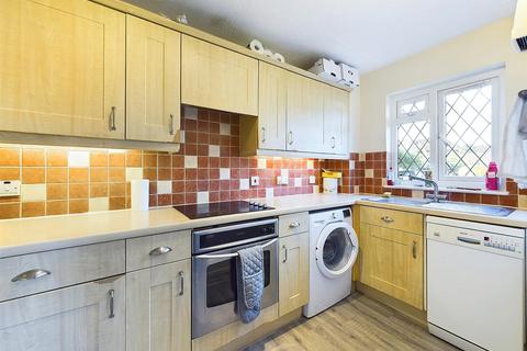 1 bedroom house for sale, Telford Drive, Walton-On-Thames