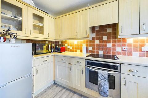 1 bedroom house for sale, Telford Drive, Walton-On-Thames