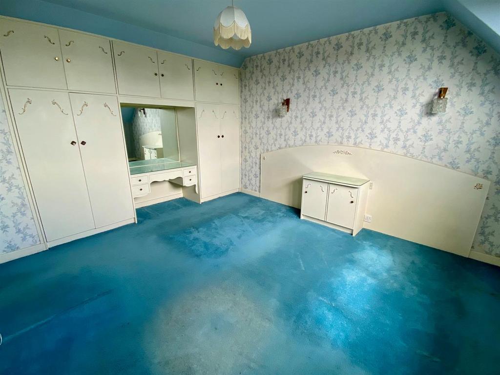 First floor bedroom.jpg