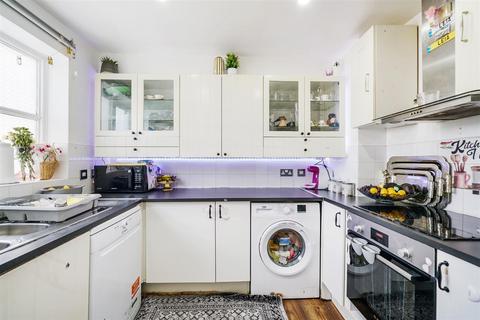 2 bedroom flat for sale, Hawarden Hill, Dollis Hill