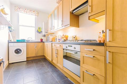 2 bedroom flat for sale, Turle Road, Finsbury Park