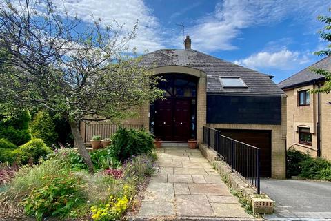 4 bedroom detached house for sale, Holmcliffe Avenue, Taylor Hill, Huddersfield