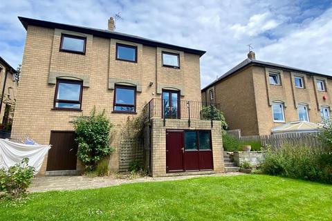 4 bedroom detached house for sale, Holmcliffe Avenue, Taylor Hill, Huddersfield