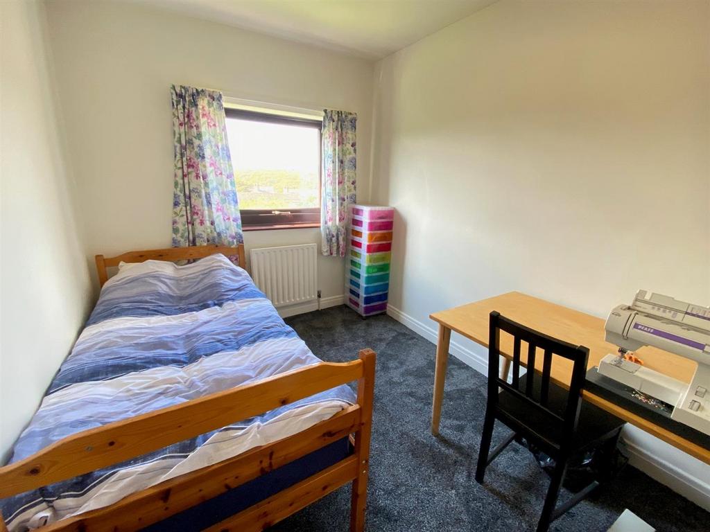 46 Holmcliffe 2.jpg