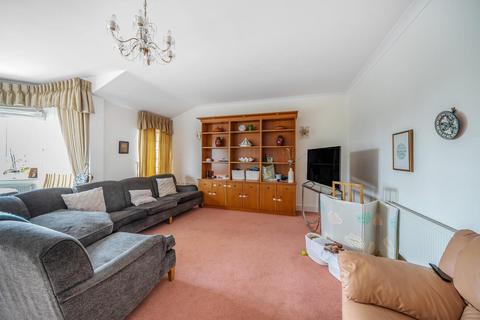 3 bedroom penthouse for sale, Castlereagh House, Stanmore HA7