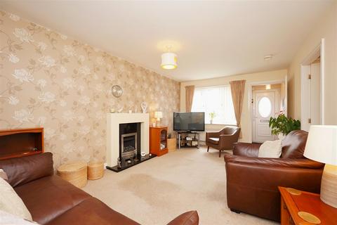 14 Pembroke Close, Barrow-in-furness, LA13 0AZ