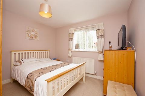 14 Pembroke Close, Barrow-in-furness, LA13 0AZ