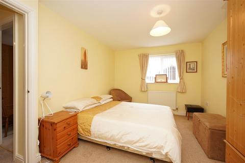 14 Pembroke Close, Barrow-in-furness, LA13 0AZ