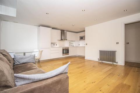 3 bedroom apartment to rent, Princelet Street, Shoreditch, E1