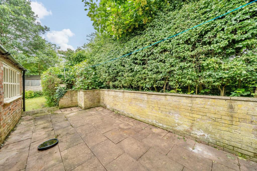 REAR COURTYARD PATIO.jpg