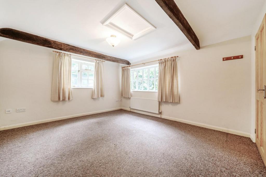 MASTER BEDROOM.jpg
